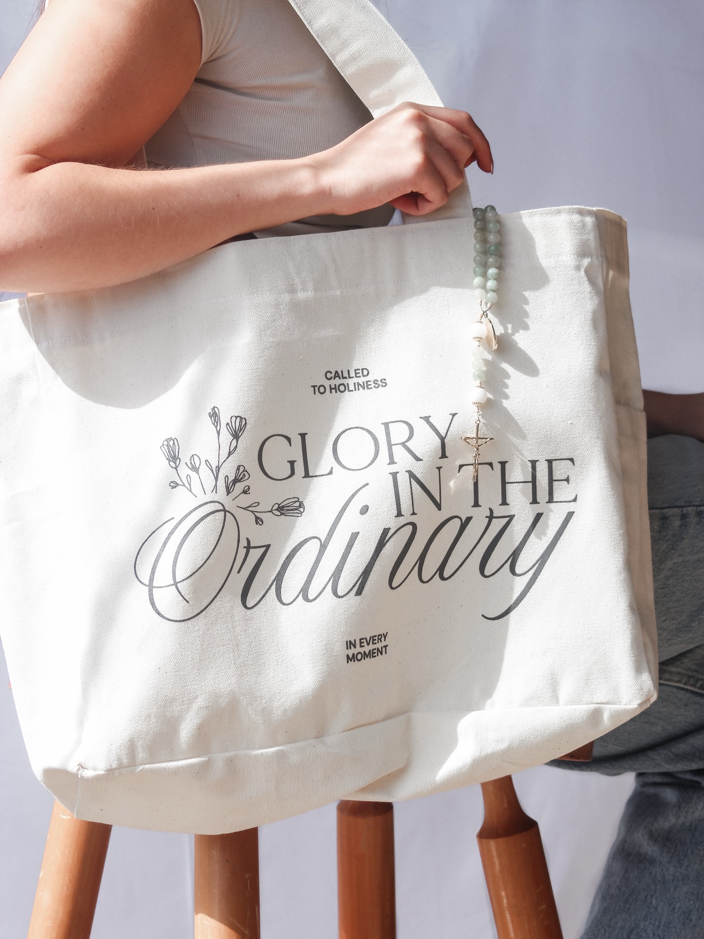 • Glory in the Ordinary •
Este diseño nace del deseo de recordar que Dios nos l